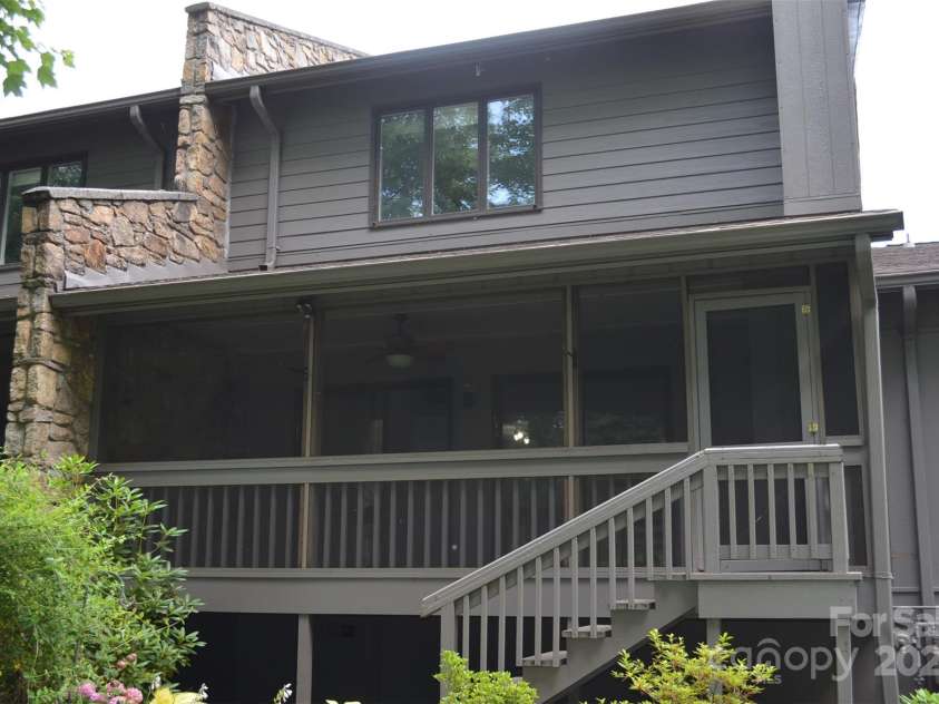 609 Crowfields Lane, Asheville, NC 28803.  MLS# CAR4278322, YatesRealty ID 2095. 