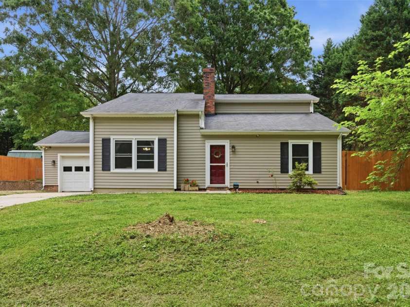 2998 Chestnut Road, Lincolnton, NC 28092.  MLS# CAR4379194, YatesRealty ID 20950. 