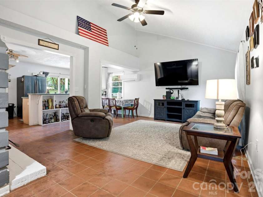 2998 Chestnut Road, Lincolnton, NC 28092.  MLS# CAR4379194, YatesRealty ID 20950. 