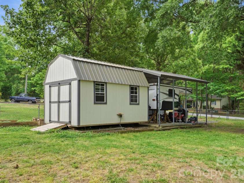 2998 Chestnut Road, Lincolnton, NC 28092.  MLS# CAR4379194, YatesRealty ID 20950. 