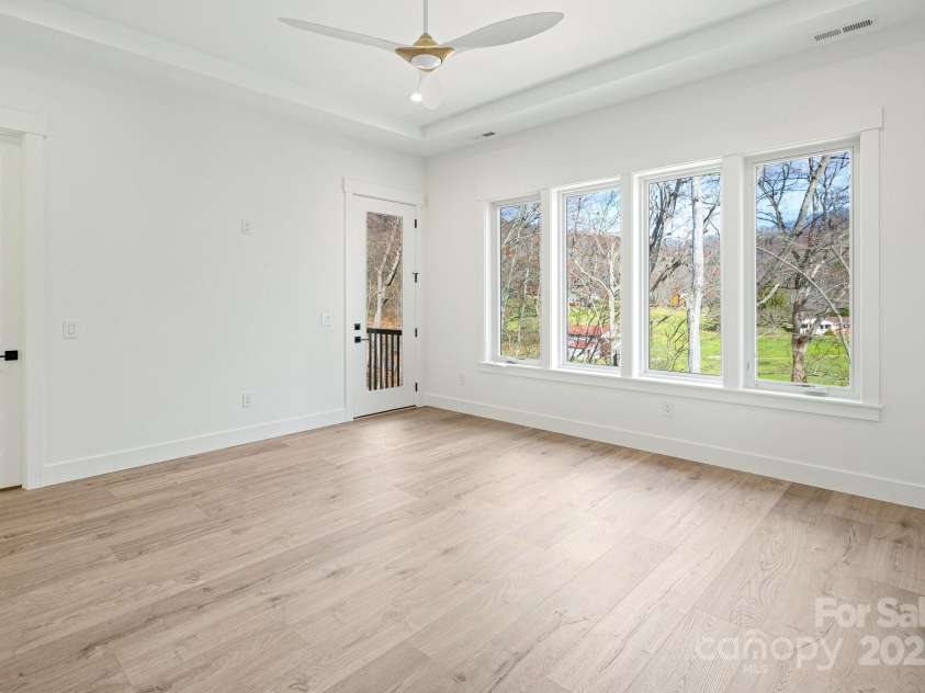 90 Bridgeway Drive, Candler, NC 28715.  MLS# CAR4226175, YatesRealty ID 20950. 