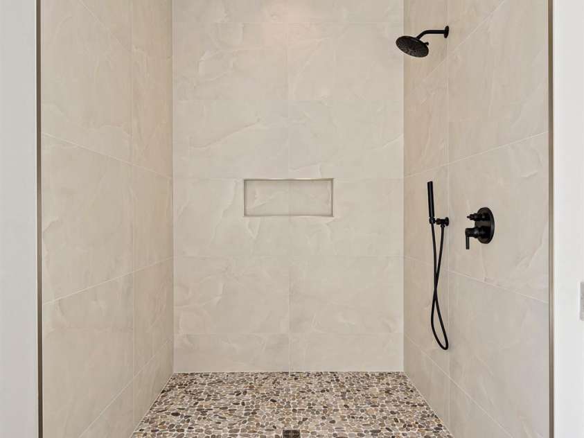 90 Bridgeway Drive, Candler, NC 28715.  MLS# CAR4226175, YatesRealty ID 20950. 