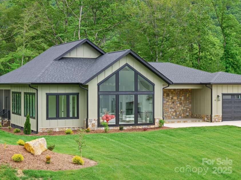 90 Bridgeway Drive, Candler, NC 28715.  MLS# CAR4226175, YatesRealty ID 20950. 