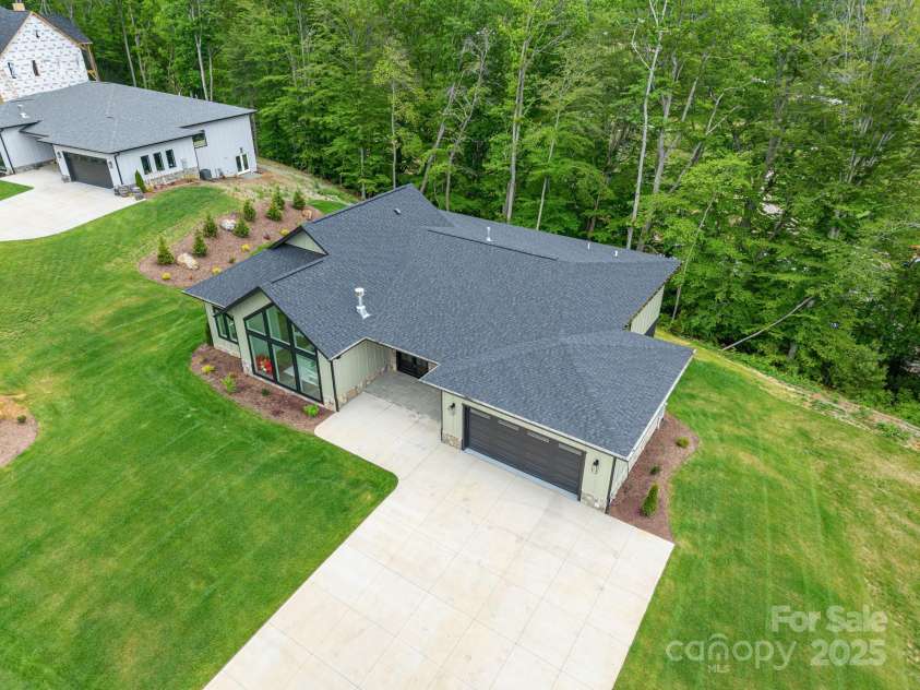 90 Bridgeway Drive, Candler, NC 28715.  MLS# CAR4226175, YatesRealty ID 20950. 