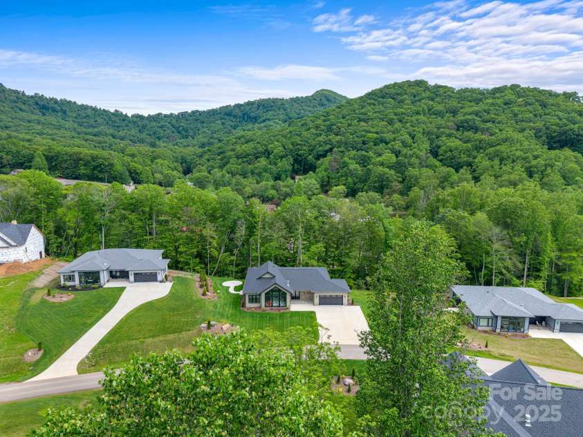 90 Bridgeway Drive, Candler, NC 28715.  MLS# CAR4226175, YatesRealty ID 20950. 