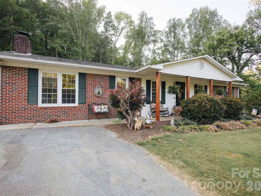 341 Bond Street, Marion, NC 28752.  MLS# CAR4373454, YatesRealty ID 20951. 