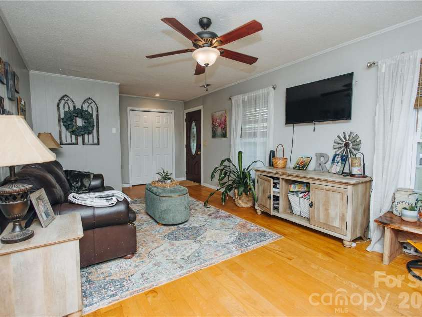 341 Bond Street, Marion, NC 28752.  MLS# CAR4373454, YatesRealty ID 20951. 