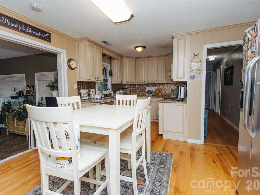 341 Bond Street, Marion, NC 28752.  MLS# CAR4373454, YatesRealty ID 20951. 