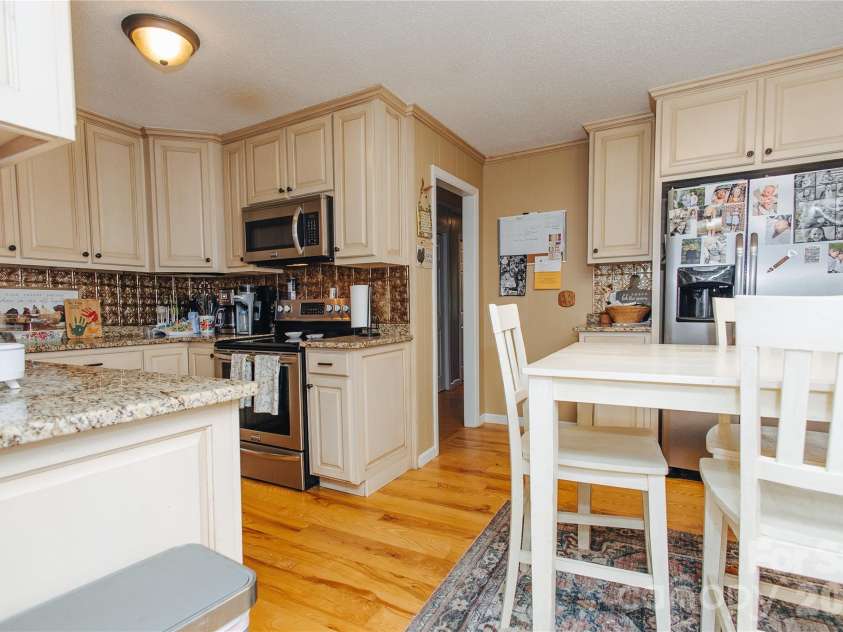 341 Bond Street, Marion, NC 28752.  MLS# CAR4373454, YatesRealty ID 20951. 