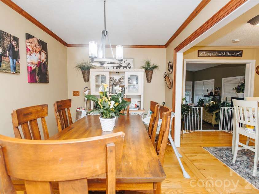 341 Bond Street, Marion, NC 28752.  MLS# CAR4373454, YatesRealty ID 20951. 