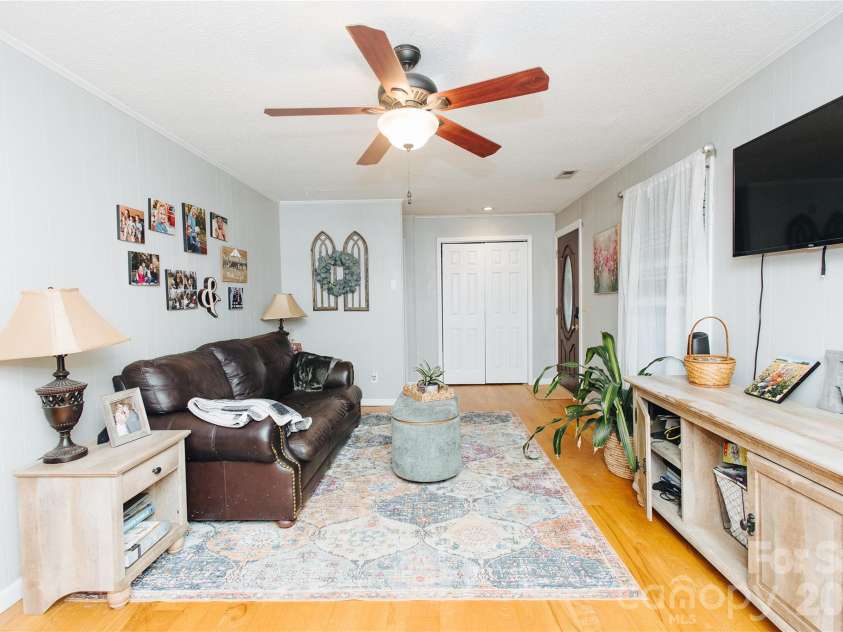 341 Bond Street, Marion, NC 28752.  MLS# CAR4373454, YatesRealty ID 20951. 