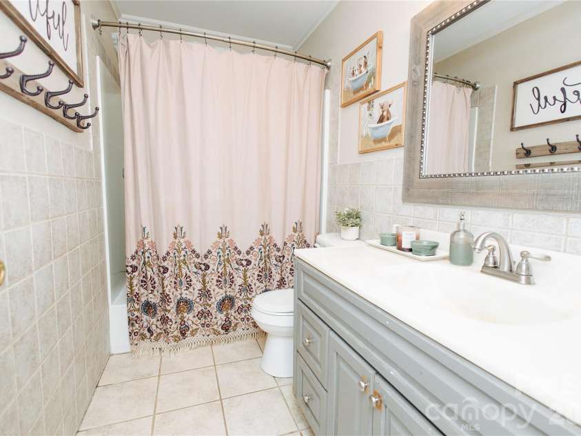 341 Bond Street, Marion, NC 28752.  MLS# CAR4373454, YatesRealty ID 20951. 