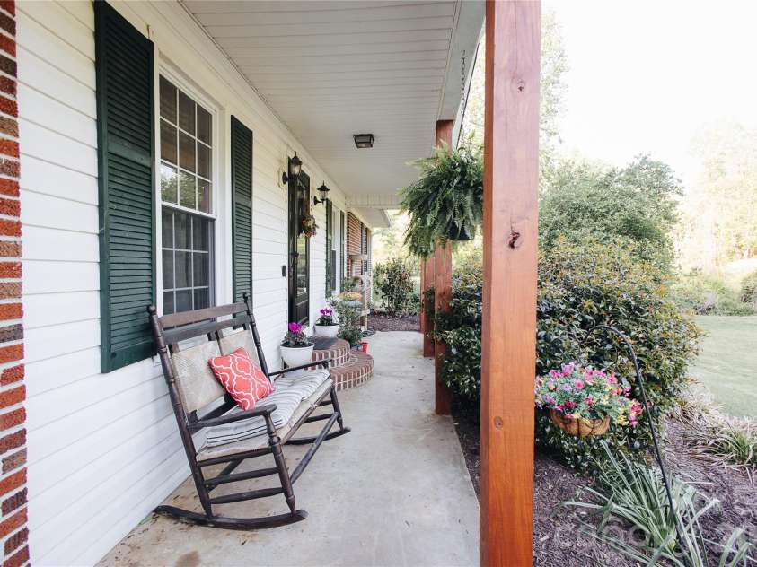 341 Bond Street, Marion, NC 28752.  MLS# CAR4373454, YatesRealty ID 20951. 