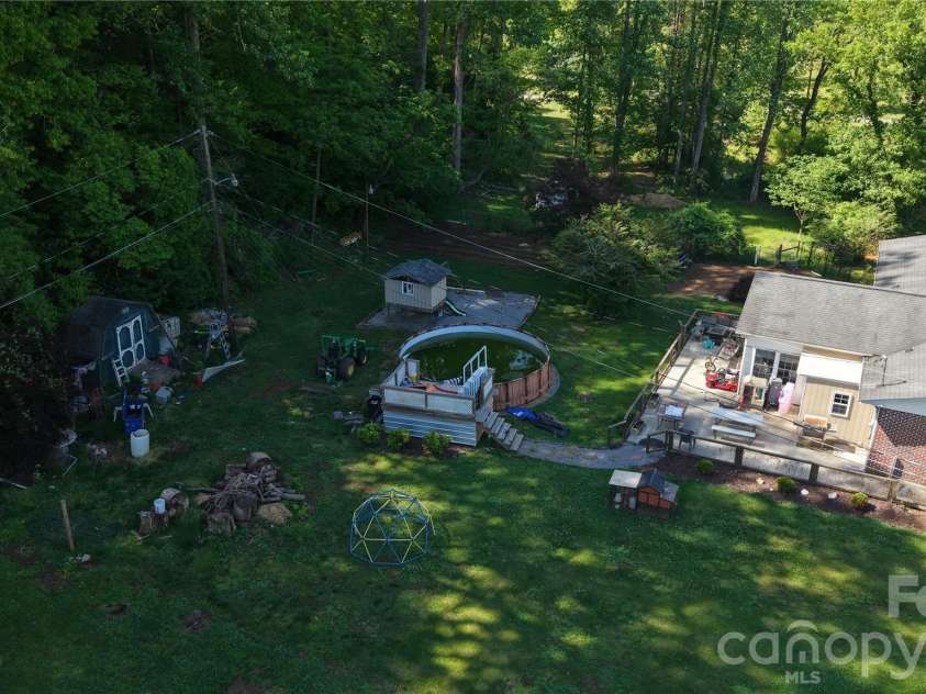 341 Bond Street, Marion, NC 28752.  MLS# CAR4373454, YatesRealty ID 20951. 