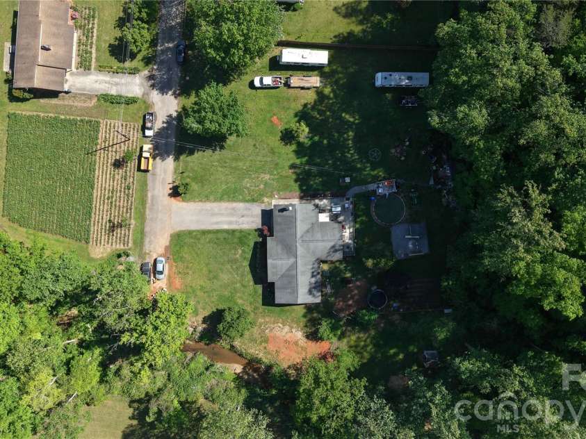 341 Bond Street, Marion, NC 28752.  MLS# CAR4373454, YatesRealty ID 20951. 