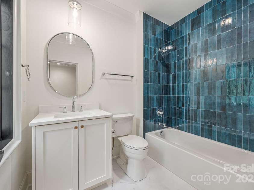 5124 Lansing Drive, Charlotte, NC 28270.  MLS# CAR4231364, YatesRealty ID 20951. Bath
