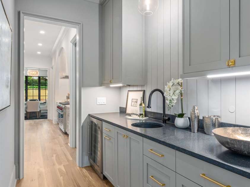 5124 Lansing Drive, Charlotte, NC 28270.  MLS# CAR4231364, YatesRealty ID 20951. Butler's Pantry leading into the Kitchen and Great Room