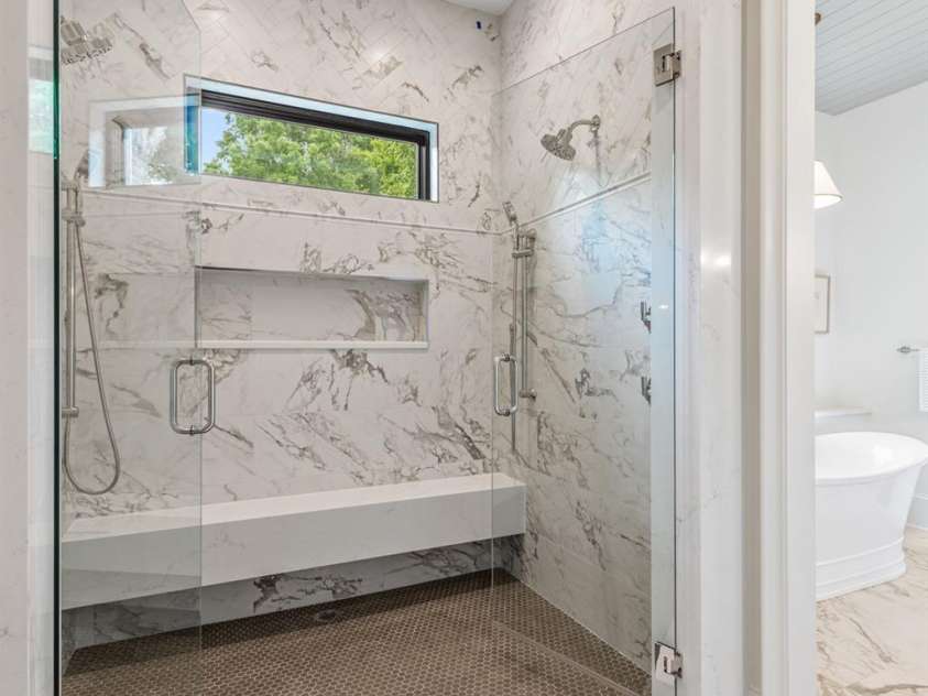 5124 Lansing Drive, Charlotte, NC 28270.  MLS# CAR4231364, YatesRealty ID 20951. Huge shower