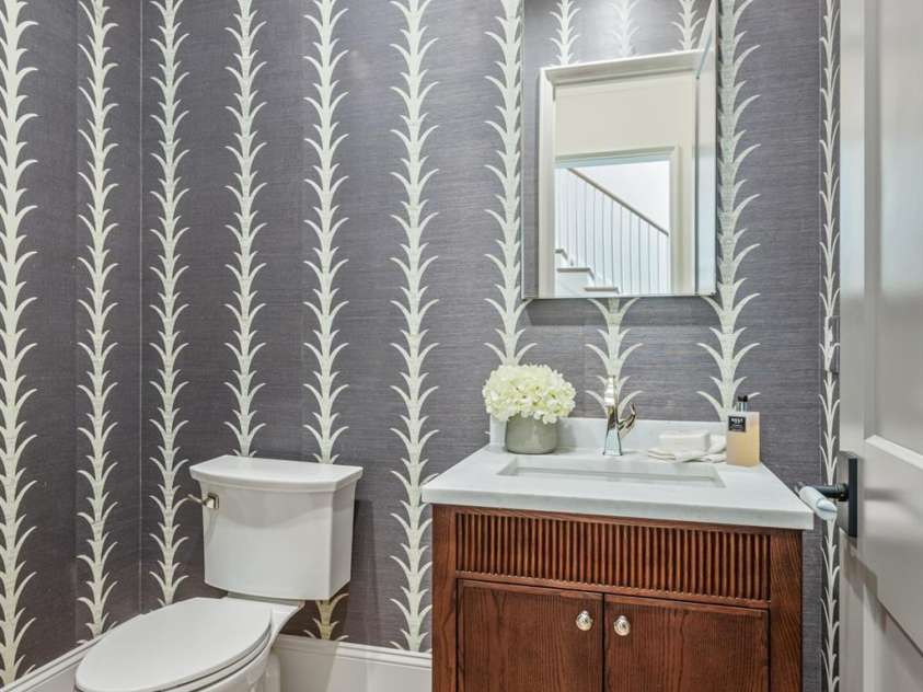 5124 Lansing Drive, Charlotte, NC 28270.  MLS# CAR4231364, YatesRealty ID 20951. Powder Room