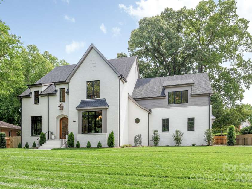 5124 Lansing Drive, Charlotte, NC 28270.  MLS# CAR4231364, YatesRealty ID 20951. Welcome Home!