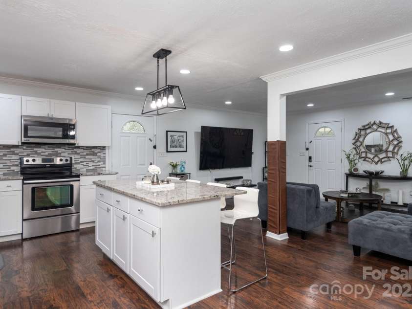 1121 Rembrandt Drive, Concord, NC 28027.  MLS# CAR4243046, YatesRealty ID 20952. 