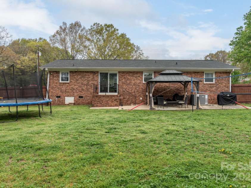 1121 Rembrandt Drive, Concord, NC 28027.  MLS# CAR4243046, YatesRealty ID 20952. 