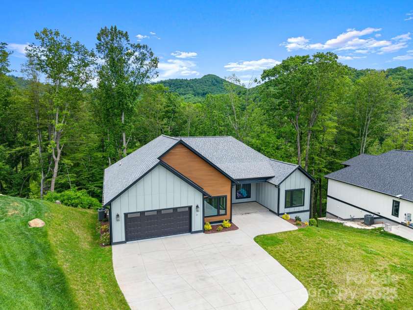 24 Slate Drive, Candler, NC 28715.  MLS# CAR4244090, YatesRealty ID 20953. 