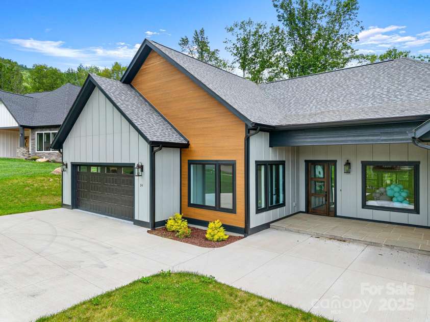 24 Slate Drive, Candler, NC 28715.  MLS# CAR4244090, YatesRealty ID 20953. 