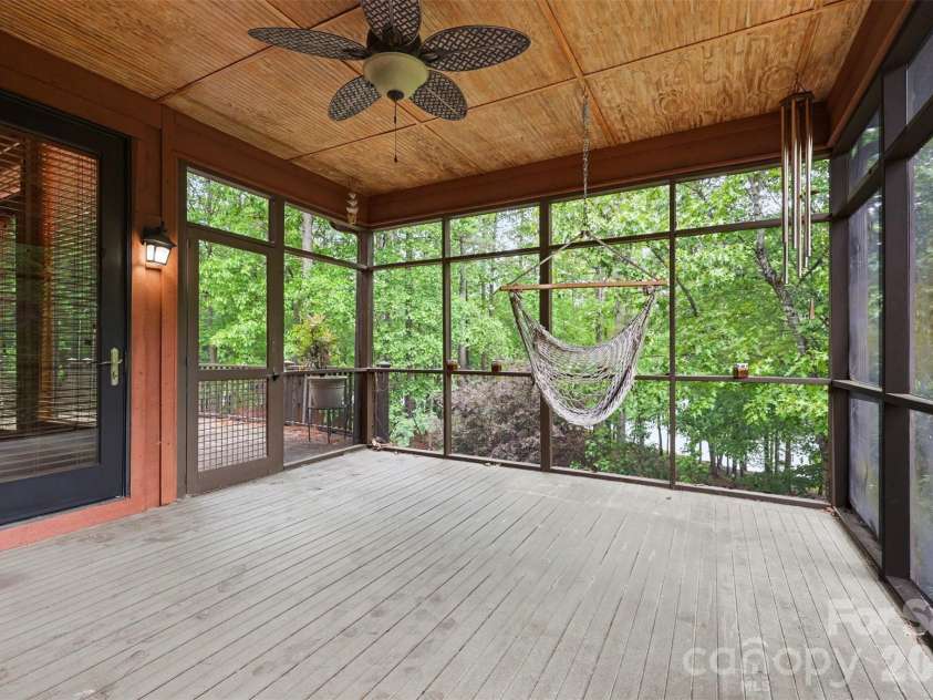 621 Crystal Bay Drive, Denton, NC 27239.  MLS# CAR4376469, YatesRealty ID 20953. 