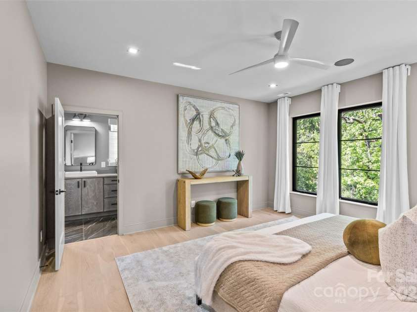 624 Heather Lane, Charlotte, NC 28209.  MLS# CAR4253942, YatesRealty ID 20954. 