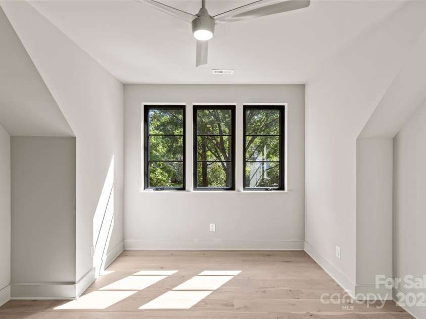 624 Heather Lane, Charlotte, NC 28209.  MLS# CAR4253942, YatesRealty ID 20954. 
