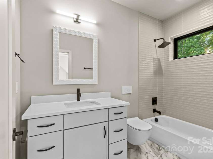 624 Heather Lane, Charlotte, NC 28209.  MLS# CAR4253942, YatesRealty ID 20954. 
