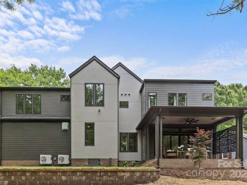 624 Heather Lane, Charlotte, NC 28209.  MLS# CAR4253942, YatesRealty ID 20954. 