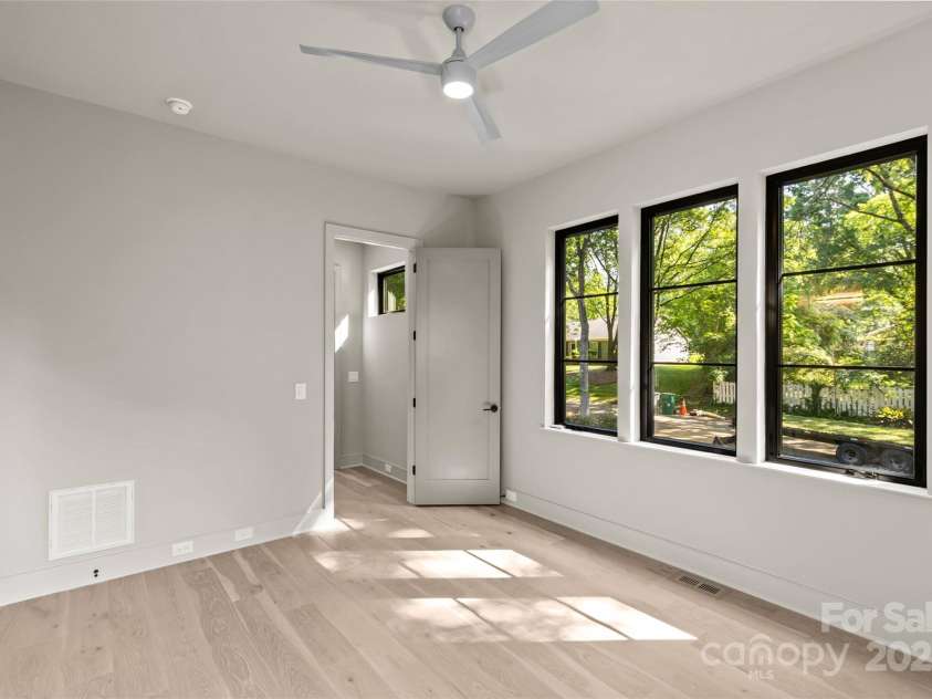 624 Heather Lane, Charlotte, NC 28209.  MLS# CAR4253942, YatesRealty ID 20954. Guest bedroom or office on main