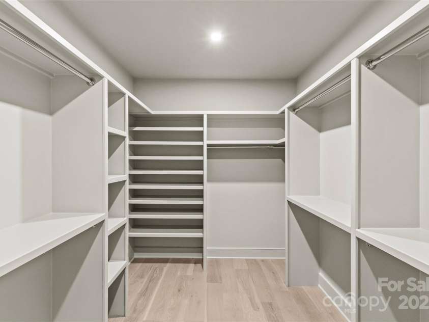 624 Heather Lane, Charlotte, NC 28209.  MLS# CAR4253942, YatesRealty ID 20954. Primary closet