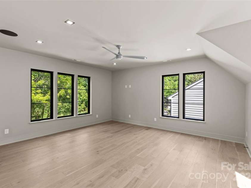 624 Heather Lane, Charlotte, NC 28209.  MLS# CAR4253942, YatesRealty ID 20954. Rec room or large 5BR
