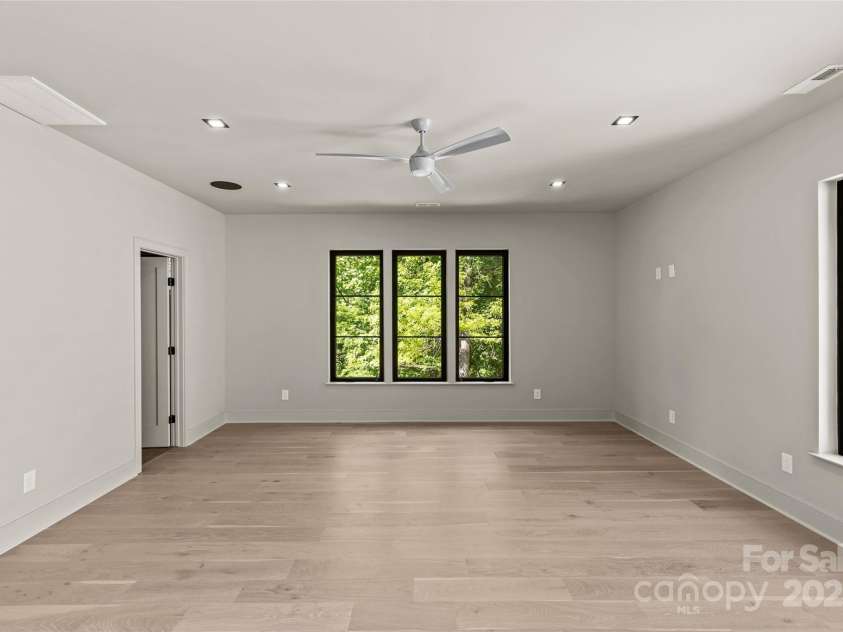 624 Heather Lane, Charlotte, NC 28209.  MLS# CAR4253942, YatesRealty ID 20954. Rec room or large 5BR