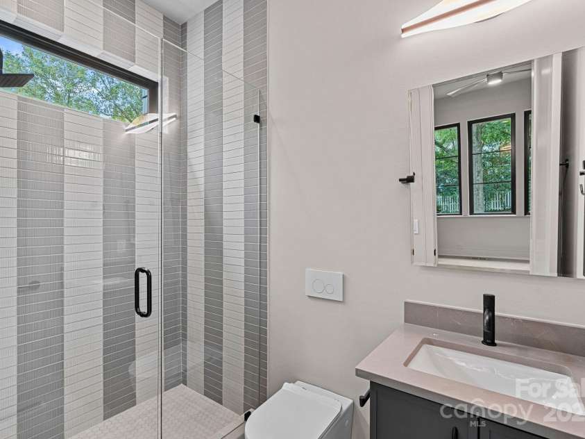 624 Heather Lane, Charlotte, NC 28209.  MLS# CAR4289382, YatesRealty ID 20954. 