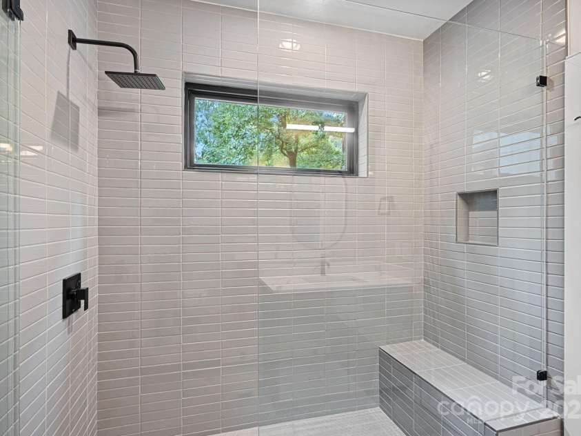 624 Heather Lane, Charlotte, NC 28209.  MLS# CAR4289382, YatesRealty ID 20954. 