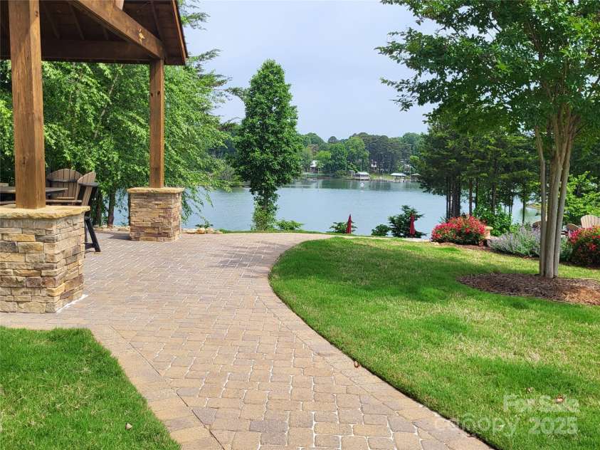 117 Lanyard Drive, Mooresville, NC 28117.  MLS# CAR4259128, YatesRealty ID 20955. Kayak & Paddle Surf Launch Area