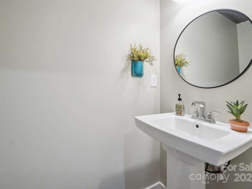 117 Lanyard Drive, Mooresville, NC 28117.  MLS# CAR4259128, YatesRealty ID 20955. Powder Room