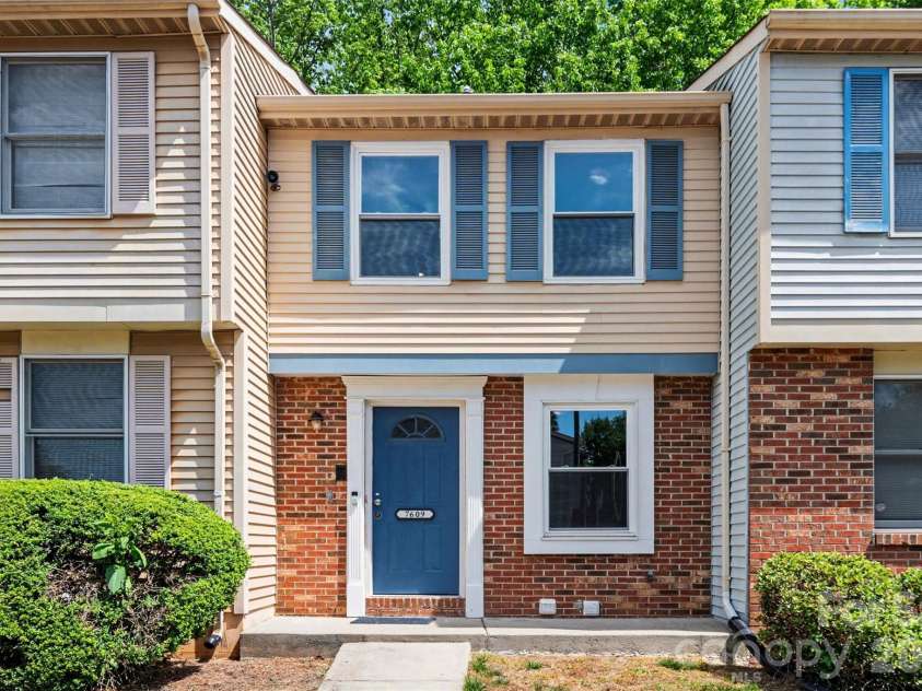 7609 Holly Grove Court, Charlotte, NC 28227.  MLS# CAR4371420, YatesRealty ID 20955. 