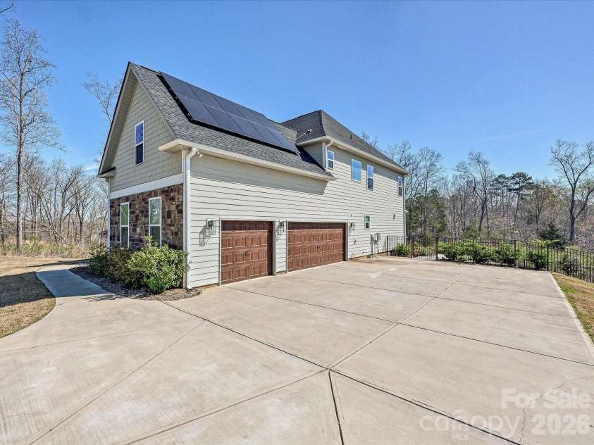 1052 Lakefront Woods, Belmont, NC 28012.  MLS# CAR4357505, YatesRealty ID 20956. 