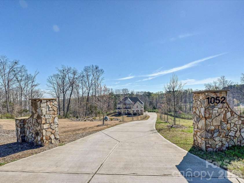 1052 Lakefront Woods, Belmont, NC 28012.  MLS# CAR4357505, YatesRealty ID 20956. 