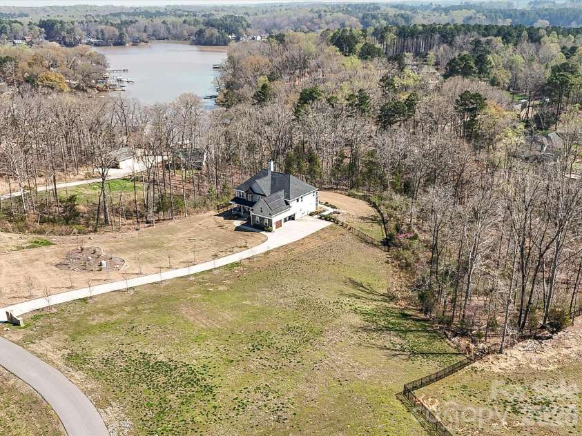 1052 Lakefront Woods, Belmont, NC 28012.  MLS# CAR4357505, YatesRealty ID 20956. 