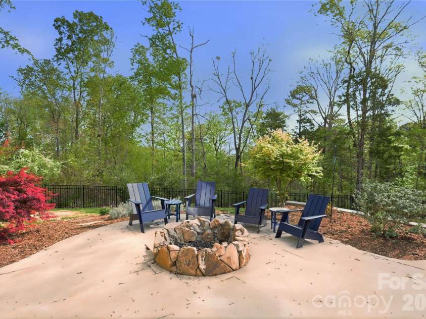 1052 Lakefront Woods, Belmont, NC 28012.  MLS# CAR4357505, YatesRealty ID 20956. 