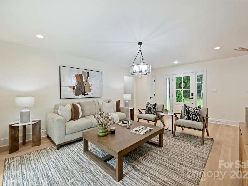 9520 Squirrel Hollow Lane, Charlotte, NC 28270.  MLS# CAR4290634, YatesRealty ID 20956. 