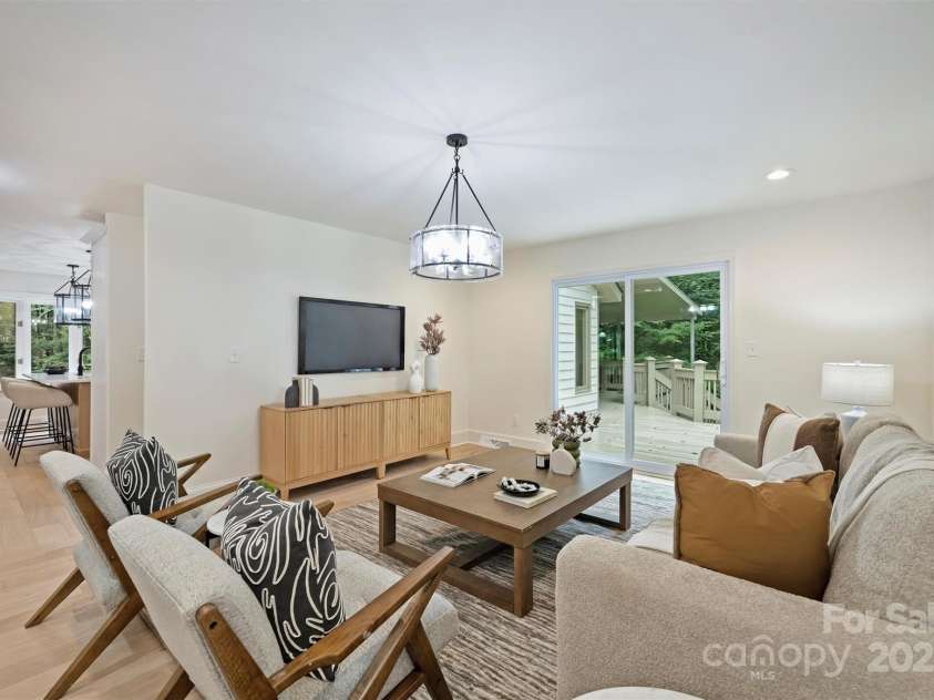 9520 Squirrel Hollow Lane, Charlotte, NC 28270.  MLS# CAR4290634, YatesRealty ID 20956. 