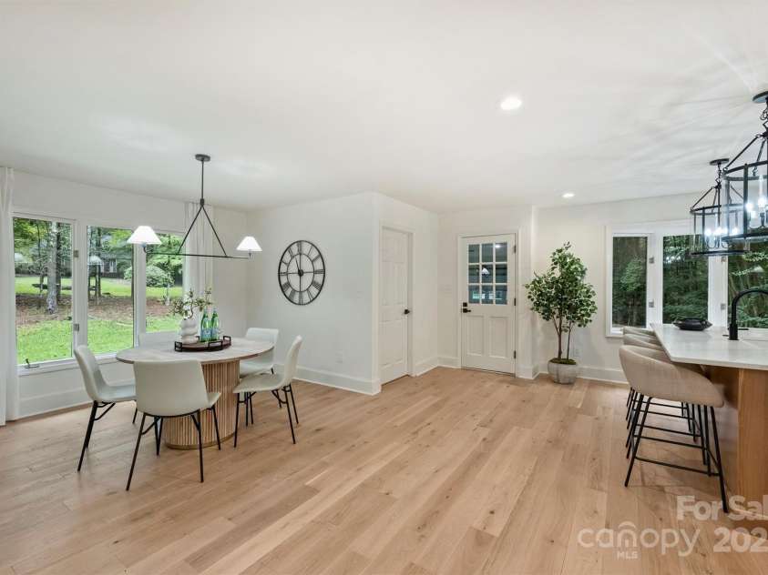 9520 Squirrel Hollow Lane, Charlotte, NC 28270.  MLS# CAR4290634, YatesRealty ID 20956. 