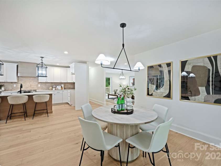 9520 Squirrel Hollow Lane, Charlotte, NC 28270.  MLS# CAR4290634, YatesRealty ID 20956. 